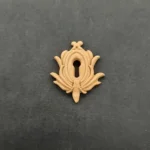 Ξυλόγλυπτο Διακοσμητικό Κλειδαριά 3,5εκ. Χ 3εκ.