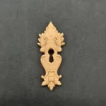 Ξυλόγλυπτο Διακοσμητικό Κλειδαριά  6,2εκ. Χ 2,4εκ.