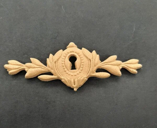 Ξυλόγλυπτο Διακοσμητικό Κλειδαριά 8εκ. Χ 2εκ.