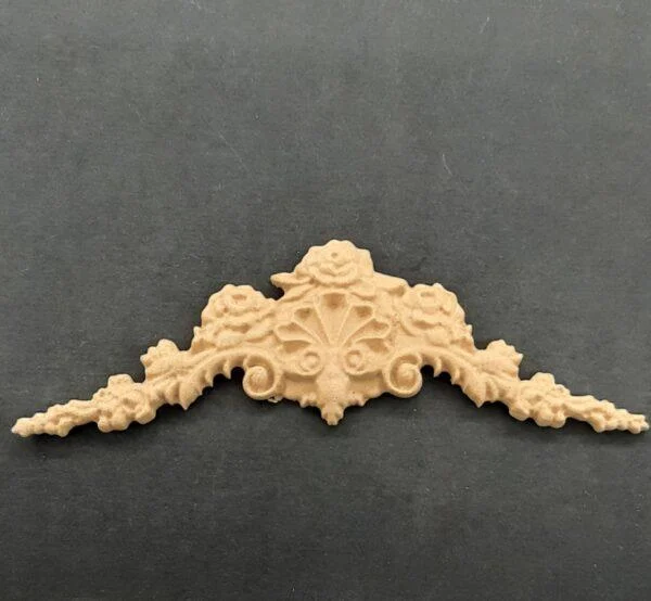 Ξυλόγλυπτο Διακοσμητικό  Κέντρου 10,5εκ. Χ 3,1εκ.