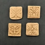 Ξυλόγλυπτο Διακοσμητικό  σετ 4 Τεμαχίων 2εκ. Χ 4εκ.