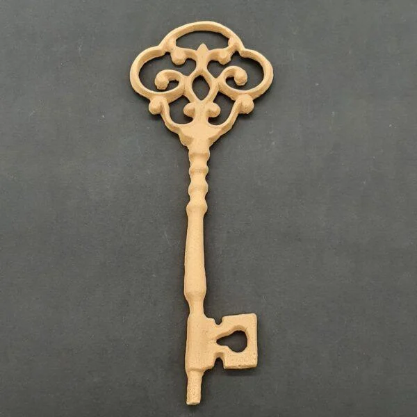 Ξυλόγλυπτο Διακοσμητικό  Κλειδί 23,6εκ. Χ 8,7εκ.