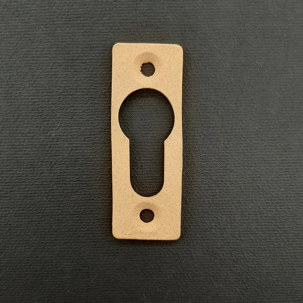 Ξυλόγλυπτο Διακοσμητικό Κλειδαριά 6εκ. Χ 2εκ.