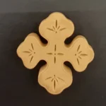 Ξυλόγλυπτος Διακοσμητικός Σταυρός 5,5εκ.Χ5,5εκ.