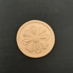 Ξυλόγλυπτο Διακοσμητικό Ροζέτα Λουλούδι 7,5εκ.Χ7.5εκ.
