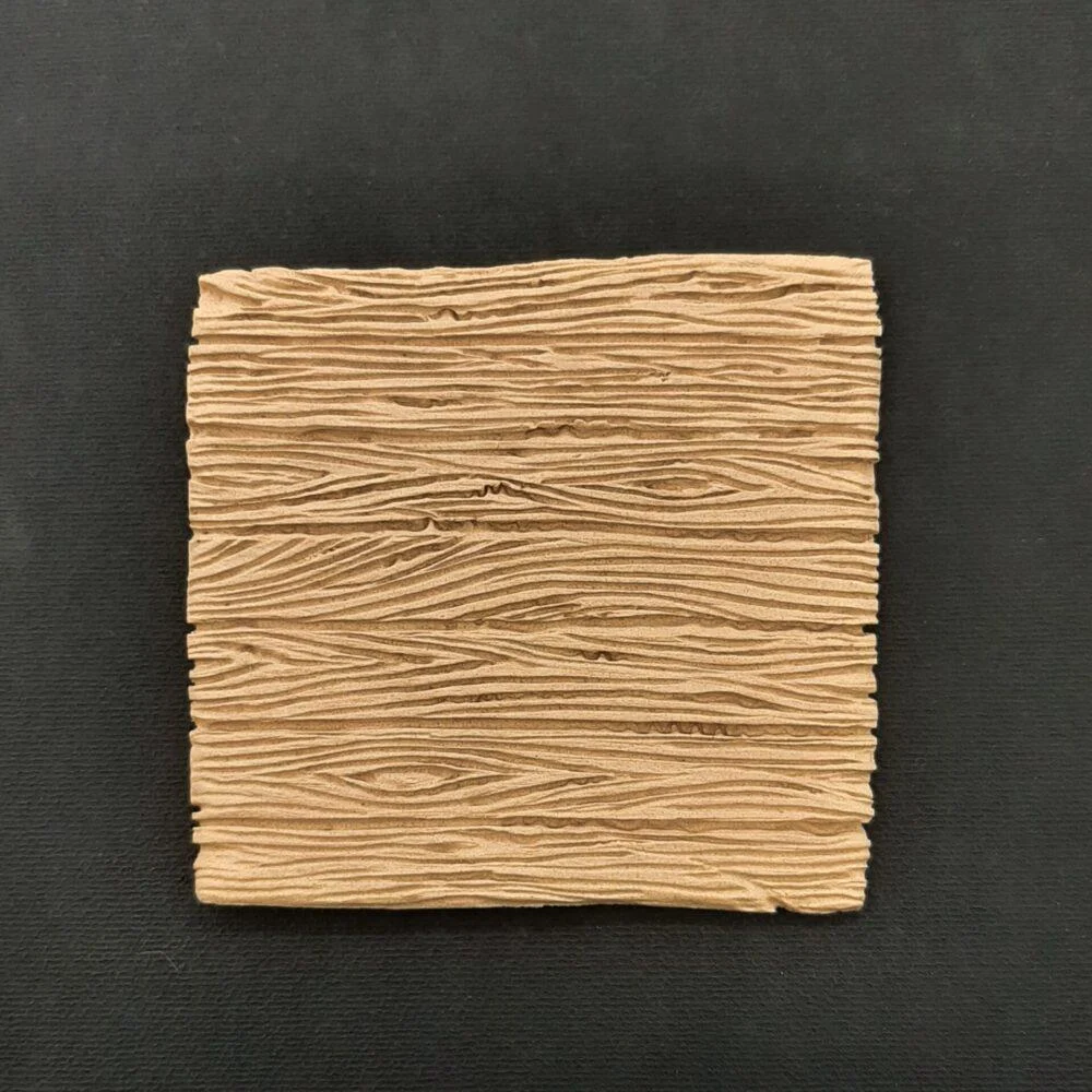 Ξυλόγλυπτο Διακοσμητικό Πλακάκι 10εκ.Χ9,3εκ.