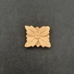 Ξυλόγλυπτο Διακοσμητικό Πλακάκι 2,5εκΧ2εκ.