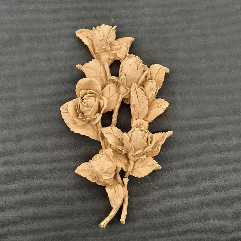 Ξυλόγλυπτο Διακοσμητικό Λουλούδια 15εκ.Χ9εκ.