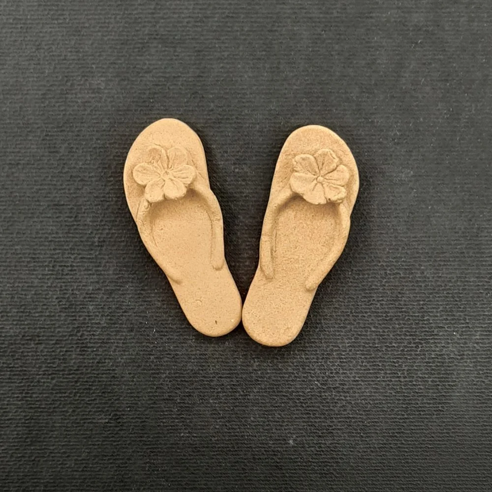 Ξυλόγλυπτο Διακοσμητικό Σαγιονάρες 4,5εκΧ1,7εκ.