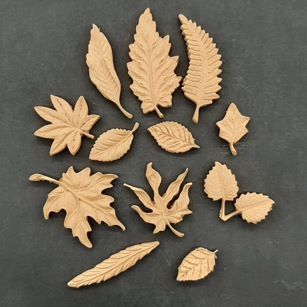 Ξυλόγλυπτο Διακοσμητικό Φύλλα Σετ 12τεμ. 6εκΧ4εκ.