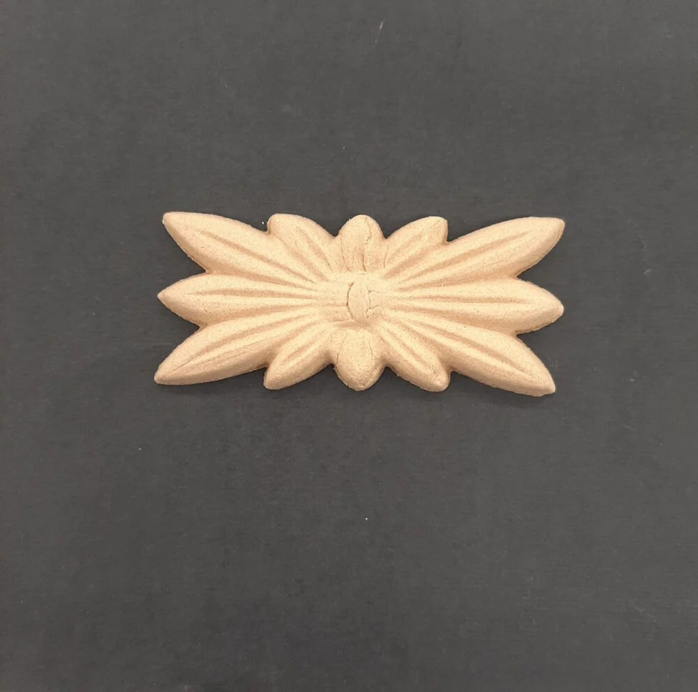 Ξυλόγλυπτο Διακοσμητικό Λουλούδι Πλακάκι 7εκ.Χ3εκ.