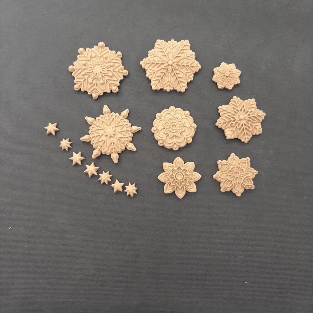 Ξυλόγλυπτο Διακοσμητικό Χριστουγεννιάτικες Μπάλες Σετ  15 τεμ.