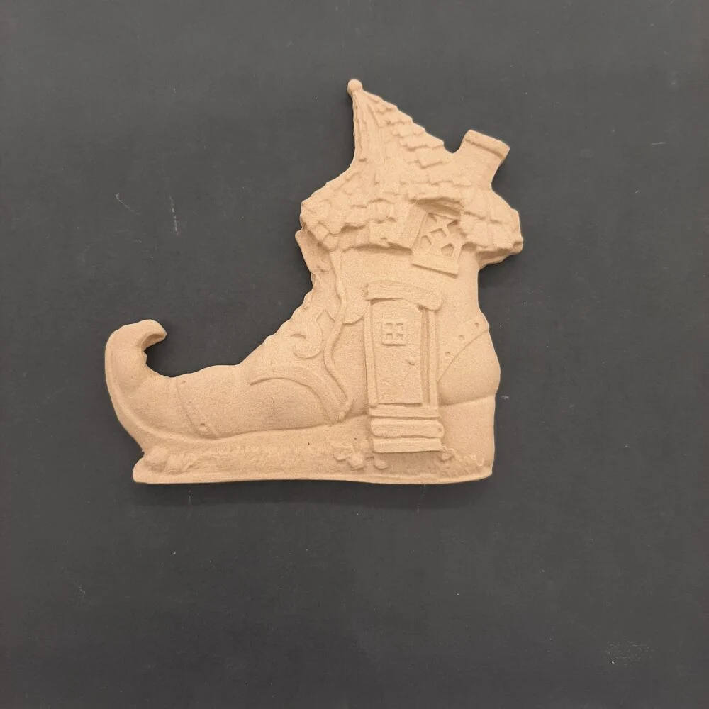 Ξυλόγλυπτο Διακοσμητικό  Σπιτάκι-Παππούτσι  13,5εκΧ12,3εκ.