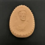 Ξυλόγλυπτο Διακοσμητικό Αυγό με την εικόνα του Χριστού 9,5εκΧ7,5εκΧ1,5εκ