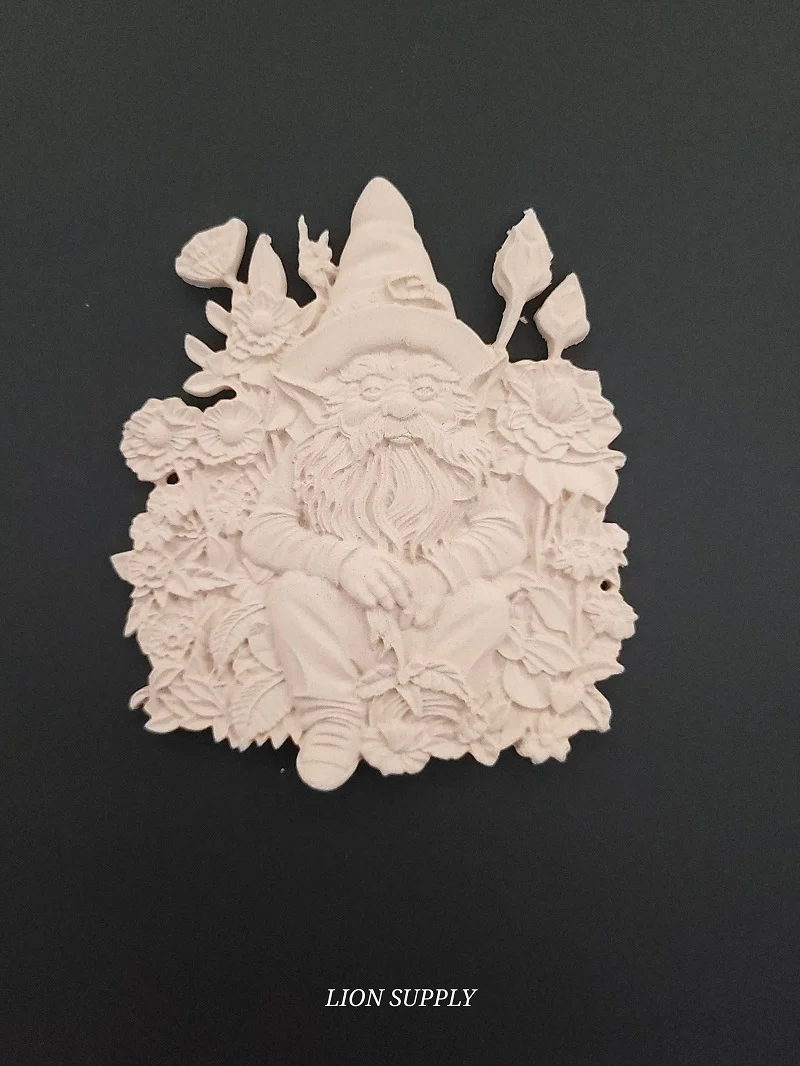 Ξυλόγλυπτο Διακοσμητικό Nάνος Με Λουλούδια  11εκ.Χ9,5εκ.